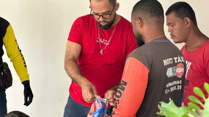 Israel Piscita fortalece categoria e entrega novo padrão de camisetas para mototaxistas