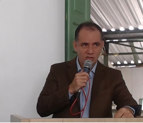 Vereador Ricardo de Muliquim faz duras críticas à gestão municipal e cobra soluções na saúde, educação e valorização dos artistas locais