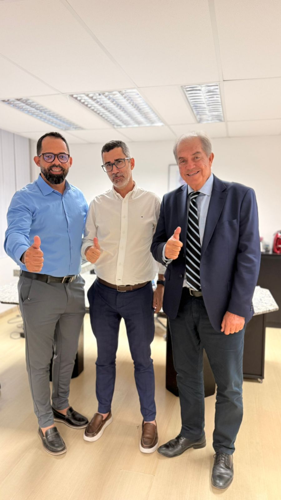 Israel, Presidente da Embasa Gildeone e Deputado Eduardo Alencar anunciam rede de água para as comunidades de Corte Vermelho e Cancelas em Baixa Grande